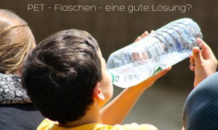 Nachdem wir das gesehen haben, trinken wir unser Wasser nie mehr aus PET-Flaschen